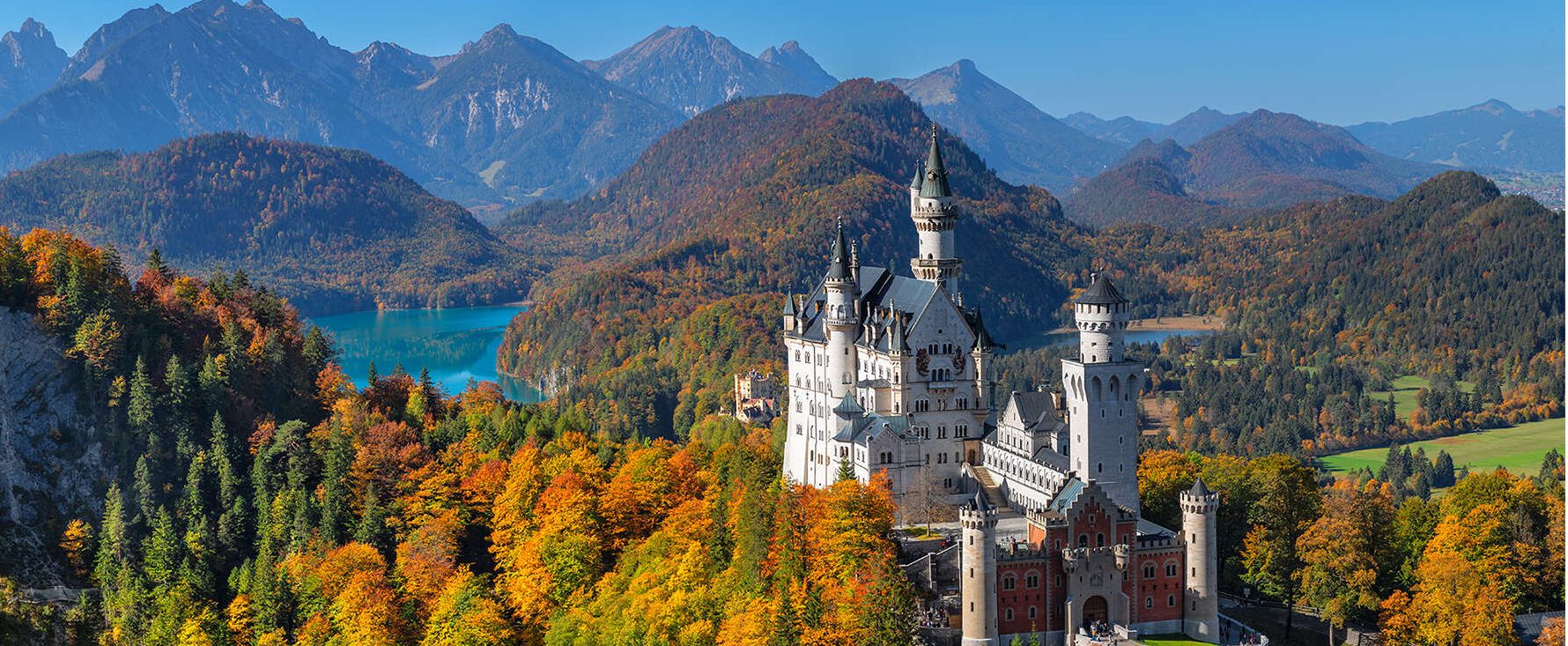 NEUSCHWANSTEIN, TÒA LÂU ĐÀI CỔ TÍCH CỦA DISNEY
